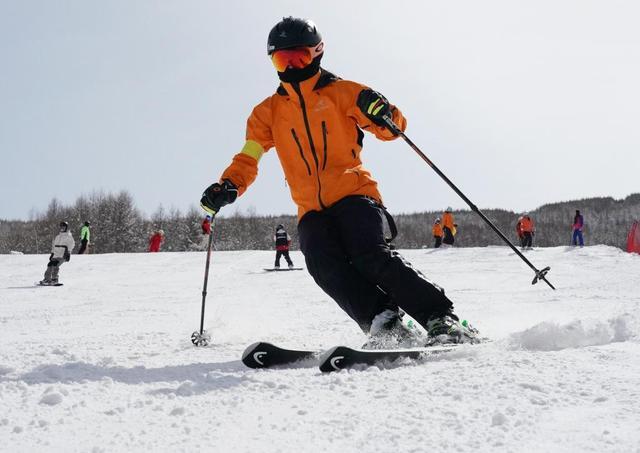 谈球吧体育当柳叶刀遇到滑雪板滑雪医生保障极限救援(图4)