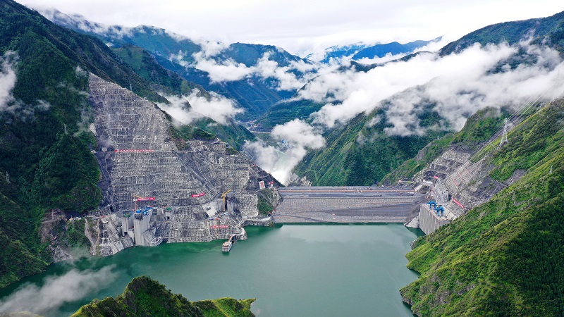 世界级高土石坝雅砻江两河口水电站投产发电-中国科技网