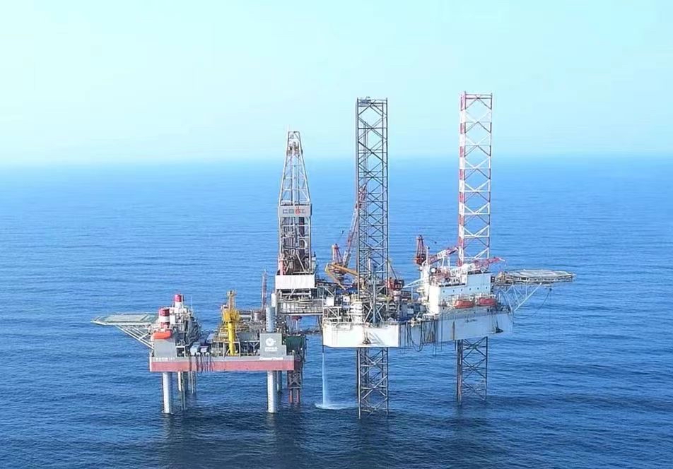 我国首座海上可移动自升式井口平台投产 突破海洋边际油田开发壁垒